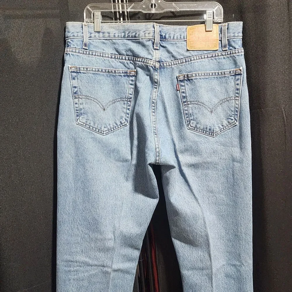 Vintage Levi's 505 Regular Fit Straight Leg Light Wash Men's Jeans Denim (34x34)